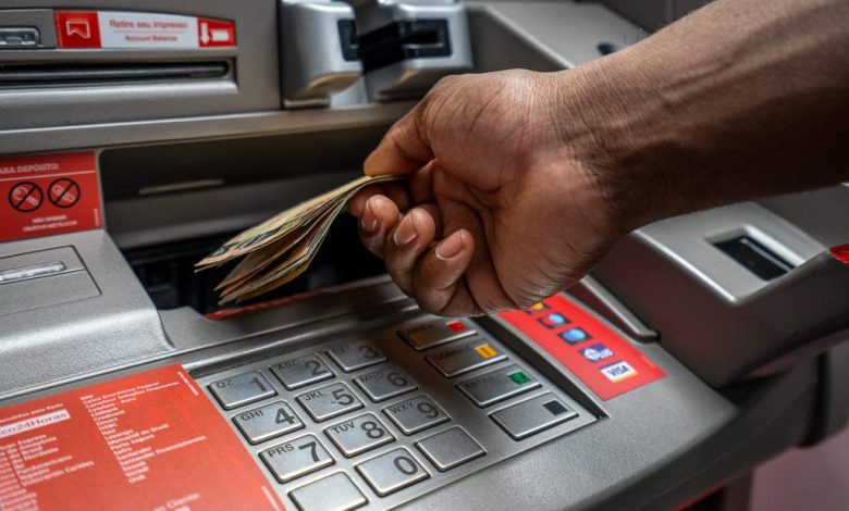 Caixa paga nova parcela do Bolsa Família e Auxílio Gás nesta terça a beneficiários com NIS final 4 Caixa paga nova parcela do Bolsa Família e Auxílio Gás nesta terça a beneficiários com NIS final 4