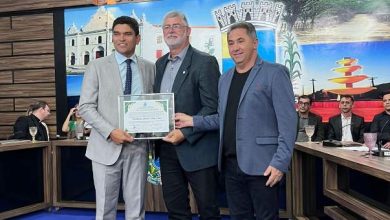 Cidadão Soledadense: Homenagem a Derlópidas Neves e seu Trabalho pela Saúde