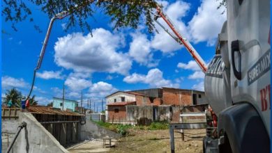 Prefeitura de Campina Grande executa concretagem da laje da ponte da Catingueira