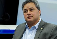 Efraim Filho assina pedido de impeachment contra Alexandre de Moraes
