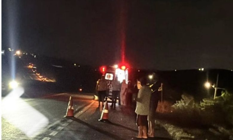 Mulher morre após ser atropelada por carreta na BR-230, em São José da Mata Mulher morre após ser atropelada por carreta na BR-230, em São José da Mata
