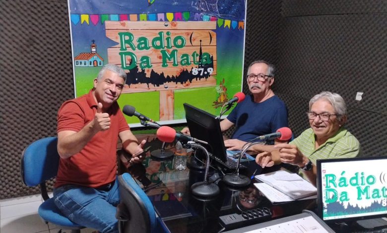Sábado de bate-papo e boas histórias: Marcial Lima agita os estúdios da Da Mata FM Sábado de bate-papo e boas histórias: Marcial Lima agita os estúdios da Da Mata FM