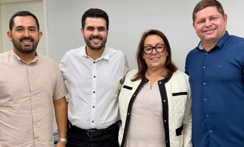 Prefeita Eleuza se reúne com Wilson Filho para tratar do fortalecimento da educação em Puxinanã